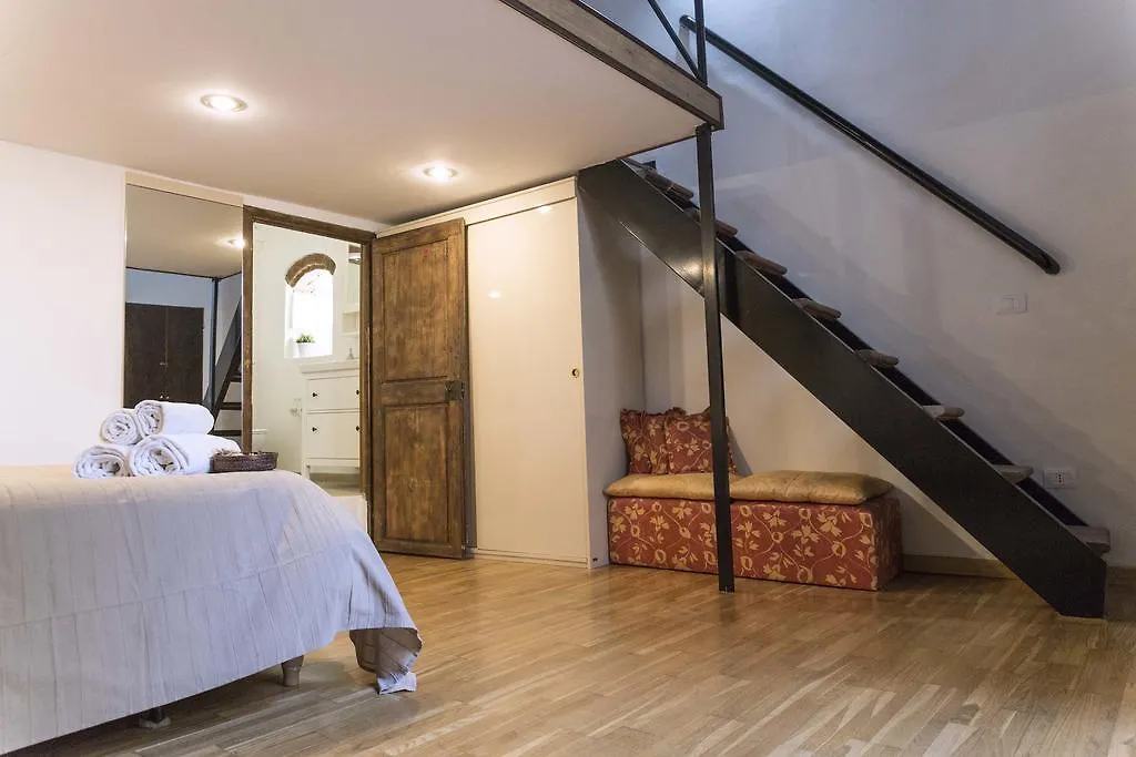 Frescobaldi Florence Apartment