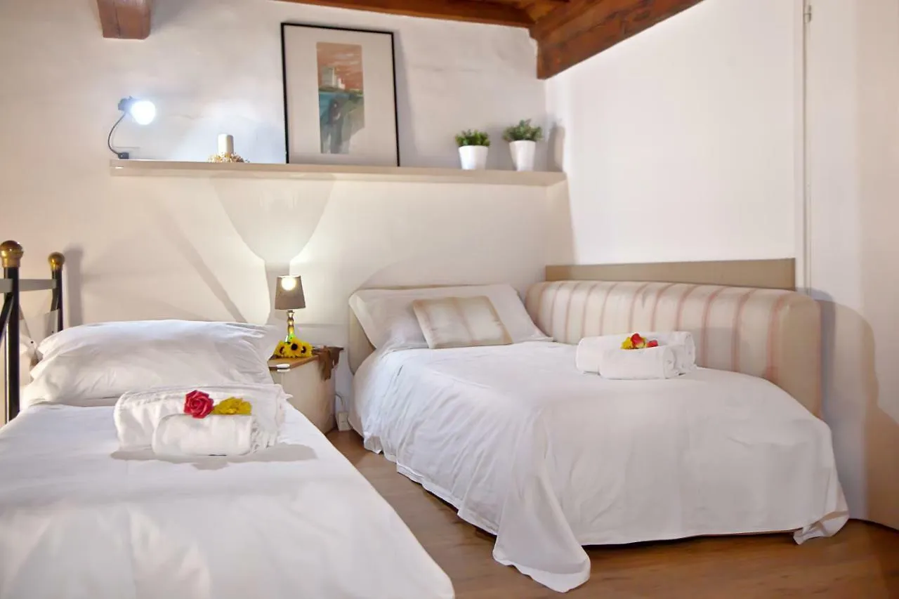 Frescobaldi Florence Apartment